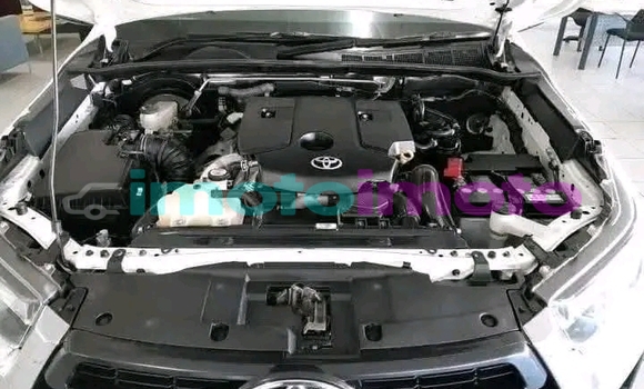 Buy Used Toyota Hilux White Car in Dendron in Limpopo Buy Used Toyota Hilux White Car in Dendron in Limpopo