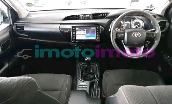 Buy Used Toyota Hilux White Car in Dendron in Limpopo Buy Used Toyota Hilux White Car in Dendron in Limpopo
