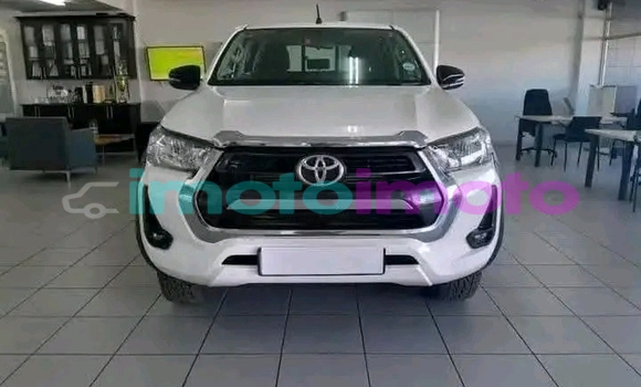 Buy Used Toyota Hilux White Car in Dendron in Limpopo Buy Used Toyota Hilux White Car in Dendron in Limpopo