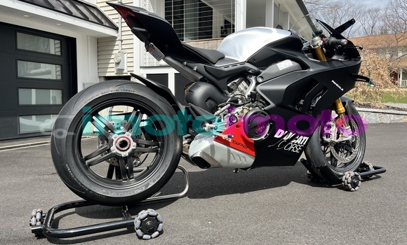 Nunua Ilio tumika Ducati SUPERSPORT Black Bike ndani ya Komatipoort nchini Mpumalanga Nunua Ilio tumika Ducati SUPERSPORT Black Bike ndani ya Komatipoort nchini Mpumalanga